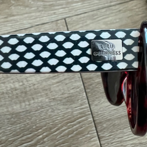 Lulu Guinness Sunglasses - Picture 3 of 5